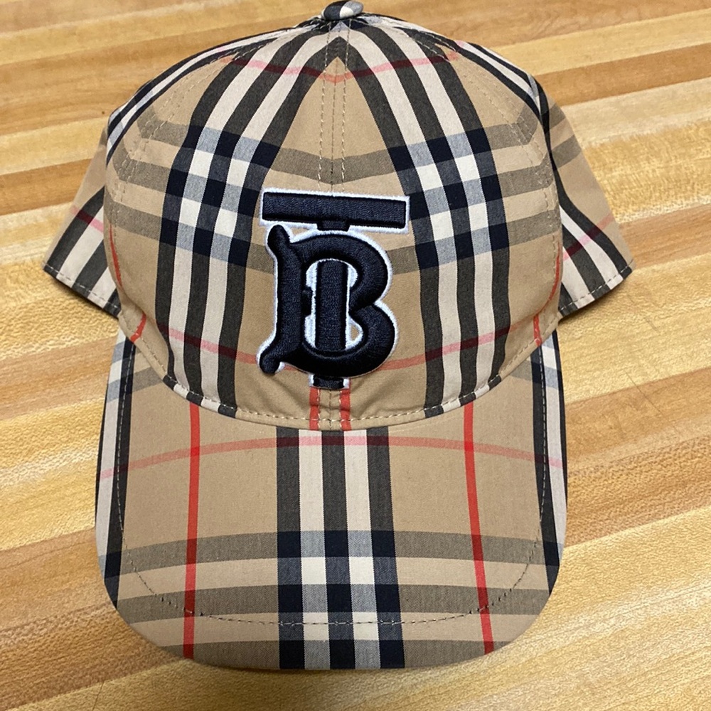 Burberry logo snap hat… brand new